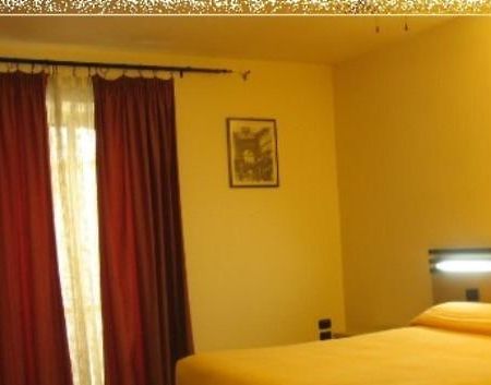 Duomo Apartments Neapol Pokój zdjęcie